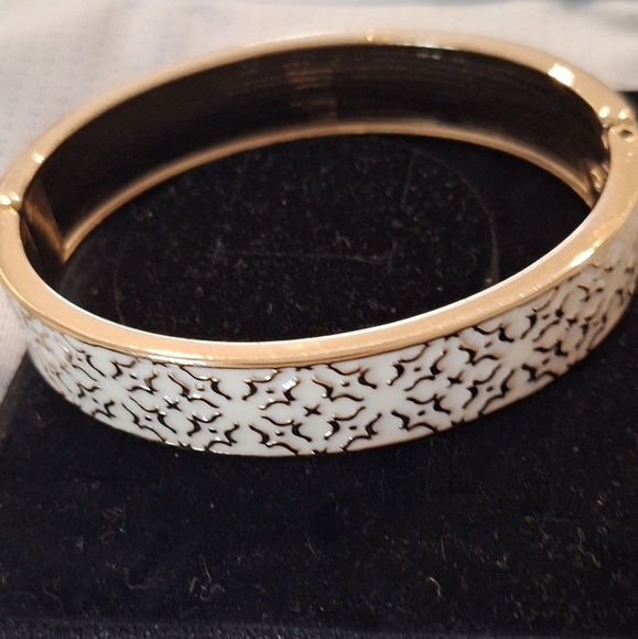 Avon Gold and White Clamper Bracelet - Picture 1 of 5
